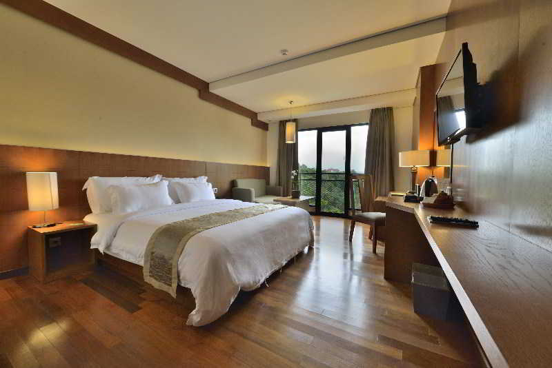 Oak Tree Emerald Hotel & Coventions Semarang Exterior foto